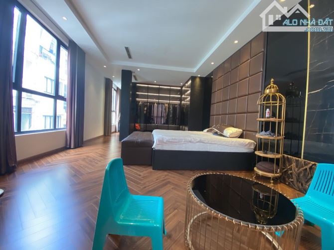 CẦN BÁN TÒA NHÀ PHỐLÝ NAM ĐẾ 32 TỶ @@@@@