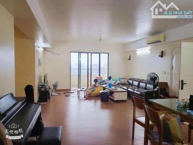 Bán chung cư 131 Trần Phú, Hà Đông, lô góc, 155m, 3 ngủ, giá 41 tr/m.