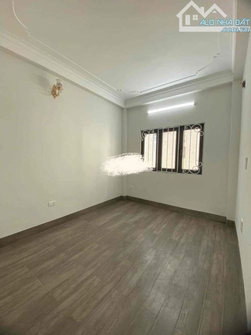 Cho thuê nhà ngõ Gốc Đề Hai Bà Trưng 20m x 5 tầng, giá 9tr/tháng