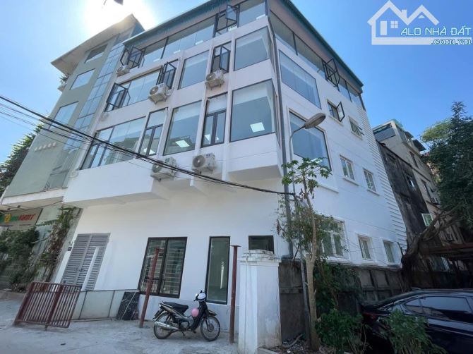 VIP! Lô góc kinh doanh oto đỗ 61m2 thang máy phố Kim Mã, building full kính