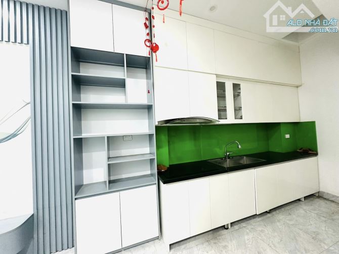 Vip Cực Hiếm Phân Lô Ô tô Phố Trần Quốc Hoàn,40m2,4 Tầng,Giá 13.x Nhỏ