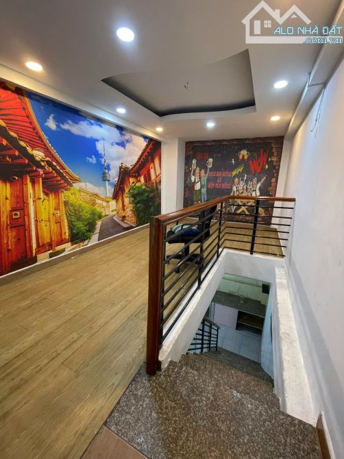 Bán gấp nhà MT đường thương hiệu Giáp Phường Bến Thành Quận 1, ngang 4.2m giá chỉ 31 Tỷ - 1