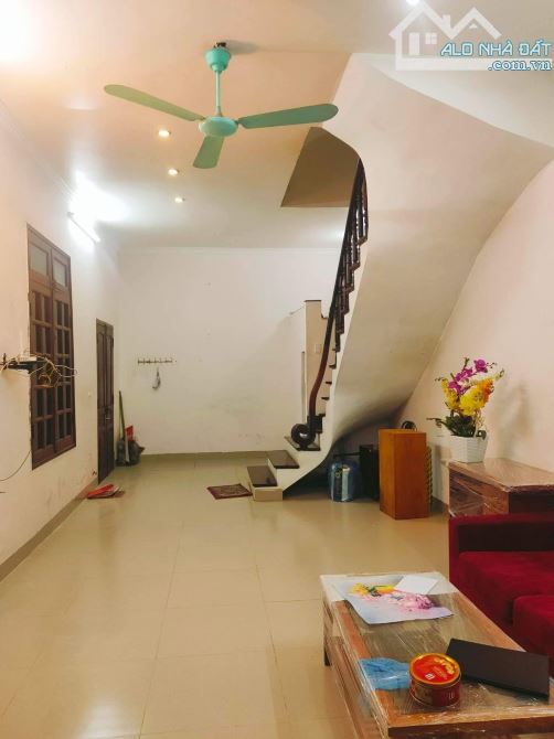 Bán nhà đẹp ở luôn Đường Láng Đống Đa. Sổ A4 44m, 5 tầng MT4m5 Giá 11 tỷ Ô tô đỗ ngày đêm - 1