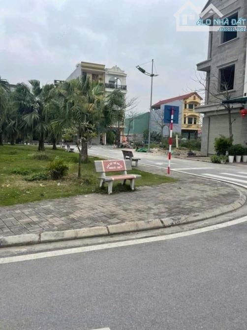 C, C,c bán lô đất phân lô siêu rẻ  Phú Điền Hương Mạc Từ Sơn Dt80m2 - 5m - 2 tỷ xx - 1