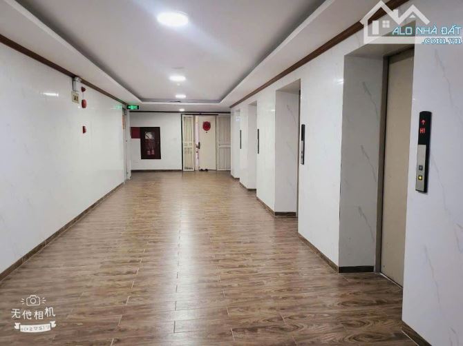 Bán chung cư 131 Trần Phú, Hà Đông, lô góc, 155m, 3 ngủ, giá 41 tr/m. - 2