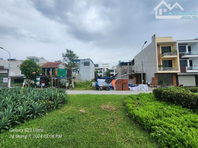 BÁN ĐẤT MẶT ĐƯỜNG XUÂN THỦY KHU BÃI VIÊN - 2