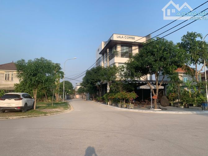 Bán 133m2 đất Lô Góc Kinh doanh Siêu đẹp đường 30m - Nghi Phú - 2