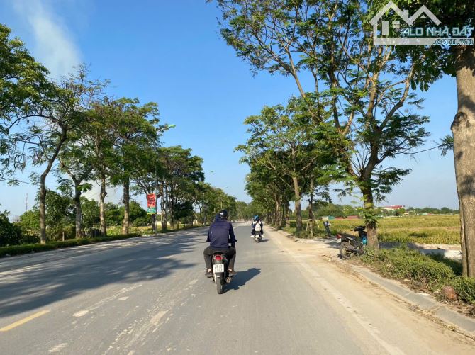 BÁN ĐẤT LIÊN HÀ- Ô TÔ 7 CHỖ-NGÕ THÔNG-3BƯỚC RA HỒ,TRỤC CHÍNH LIÊN HÀ 10M-DT: 75M-GIÁ:3,25T - 3