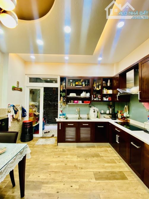TRƯƠNG CÔNG ĐỊNH P14 TÂN BÌNH - HẺM XE HƠI - DT 4m x 20m - 5 TẦNG - CHỈ 11.6 TỶ - 3