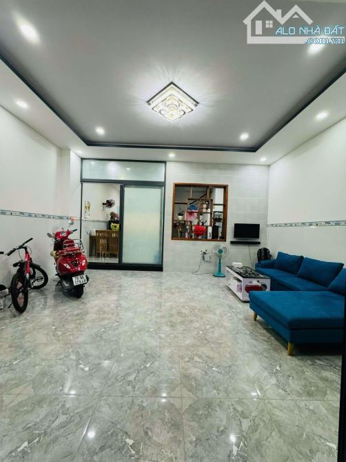 Bán nhà 3 tầng đường C1 KĐT VCN Phước Long 1, Nha Trang 60m2 ngang 6m - 7