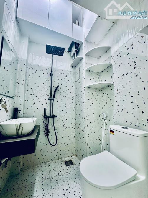 Bán nhà hẻm 243 Tô Hiến Thành. 3 tầng mới xây. 2PN 3WC. Chỉ hơn 4 tỷ - 7