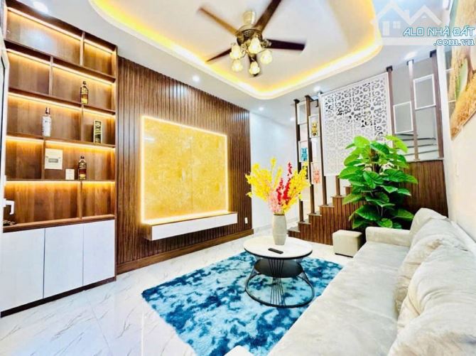 NGŨ NHẠC HOÀNG MAI 32M2 5 TẦNG 4 NGỦ CỰC LUNG LINH!!! GẦN OTO SH QUAY ĐẦU TRƯỚC 4,8 TỶ