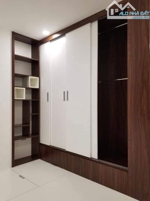 Cho thuê căn hộ chung cư Green Diamond 93 Láng Hạ 140m2 3pn 2wc 24tr/1 tháng