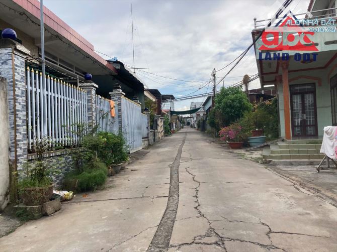 Bán đất  Bình Minh. TB. 250m2 SHR, thổ cư. Cách QL.1A 200m, giá chỉ 1ty599