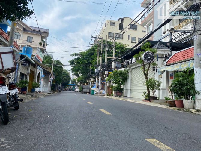 Nhà MT Đường số 12, P.11, GV. DT: 66m2 Nhà cấp 4, giá 7,3ty