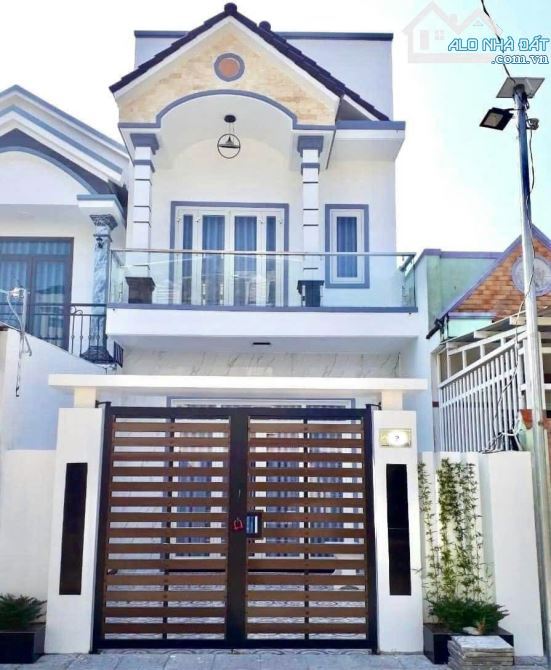 Nhà đẹp giá rẻ,Chủ cần bán gấn đin định cư Canada cần tìm người thiện chí mua nhanh.