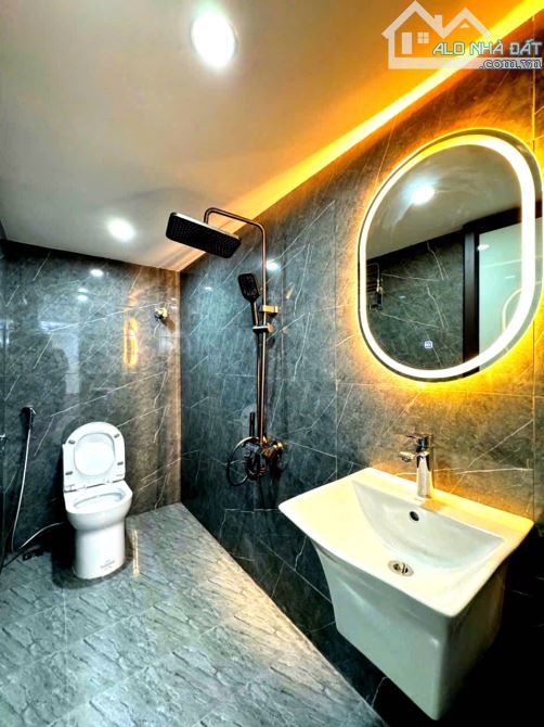 Bán nhà Hoàng Hoa Thám, TT Ba Đình,Gần Hồ Tây,Thông Vĩnh Phúc. Giá :8,9Tỷ - 1