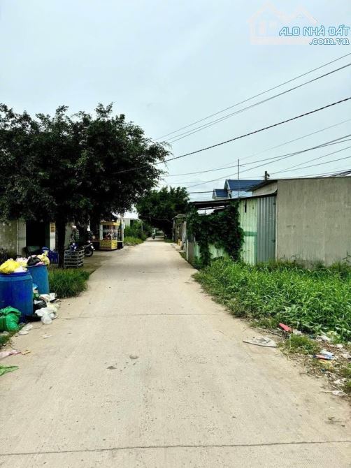NGỘP BÁN GẤP LÔ ĐẤT XÂY TRỌ  430M2- GIÁ HƠN 8 TR - ĐỨC HÒA - LONG AN - GỌI CHO EM XEM ĐẤT - 1