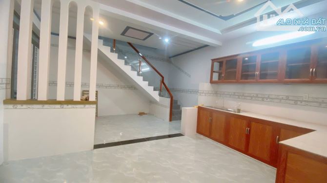 🏠🏠🏠Cần bán căn nhà 1 trệt 1 lầu phường hiệp hòa xây dựng kiên cố đường xe hơi - 1