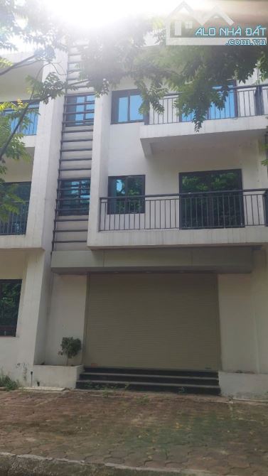 Chủ bán căn nhà liên kê BT2 - 4 tầng hoàn thiện ngoài khu Viglacera yên phong - 1