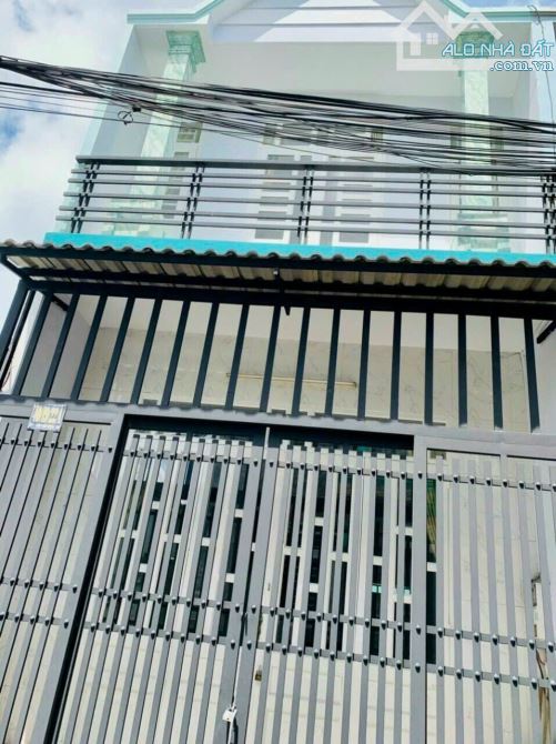 Bán nhà SHR Xuân Thới Thượng, HM, 4,5x10m, lầu, 2 PN, hẻm 5m, giá 3,1 Tỷ - 1