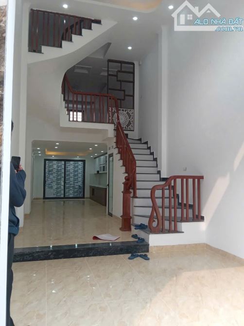 Yên Ngưu Tựu Liệt,ô tô vào ngõ thông,35m 4 tầng 4.6 tỷ - 2