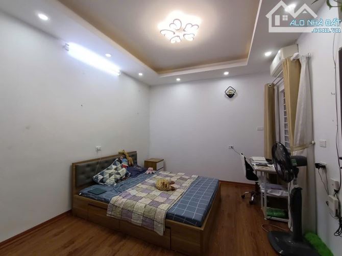 NHÀ TRẦN KHÁT CHÂN HAI BÀ TRƯNG CỰC GẦN Ô TÔ NGÕ BA GÁC ĐỖ 33M2 4 TẦNG SỔ ĐẸP NHỈNH 6 TỶ - 3