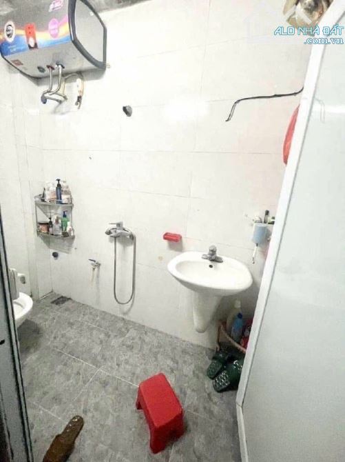 Bán nhà Ô Chợ Dừa, sát ngã 6, vài bước ra mặt phố, dòng tiền 120tr/năm, 35m2, nhỉnh 5 tỷ - 3