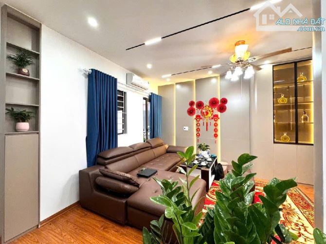 NHÀ ĐẸP YÊN HÒA – VỊ TRÍ SIÊU ĐẸP - THANG MÁY – TẶNG FULL NỘI THẤT – 42M – GIÁ 9.8 TỶ - 3