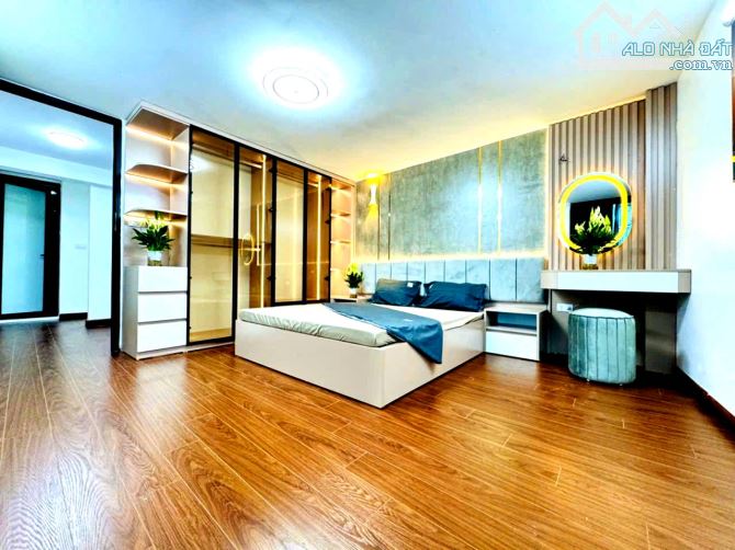 Bán nhà Hoàng Hoa Thám, TT Ba Đình,Gần Hồ Tây,Thông Vĩnh Phúc. Giá :8,9Tỷ - 4