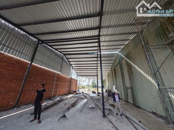 Cho thuê  350 m2 kho và đất mặt tiền Võ Văn Kiệt 12 triệu - 4