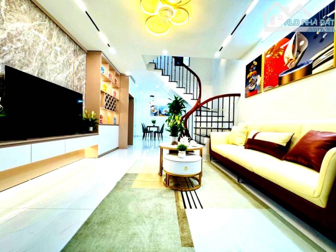 Bán nhà Hoàng Hoa Thám, TT Ba Đình,Gần Hồ Tây,Thông Vĩnh Phúc. Giá :8,9Tỷ - 5