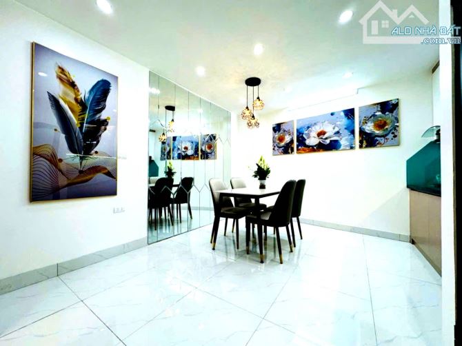 Bán nhà Hoàng Hoa Thám, TT Ba Đình,Gần Hồ Tây,Thông Vĩnh Phúc. Giá :8,9Tỷ - 6