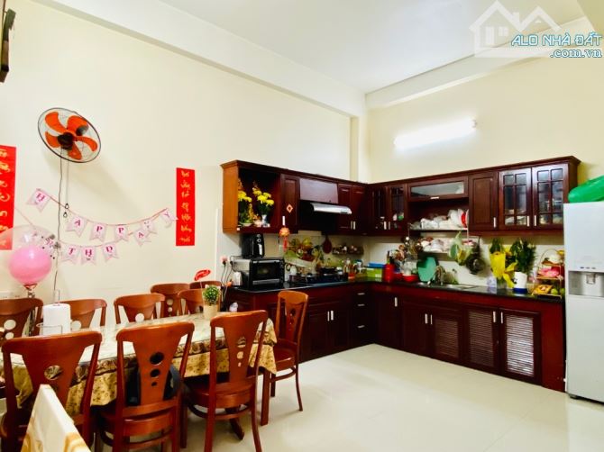 CẦN BÁN GẤP -VILLA MINI NGANG 7M BỀ THẾ - SÁT CHỢ TÂN HƯƠNG- - NHÀ ĐẸP SẠCH SẼ THOÁNG MÁT, - 7