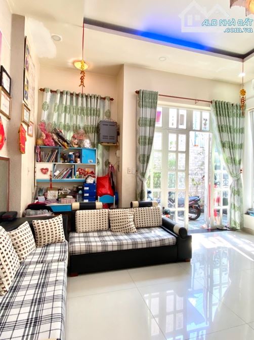 CẦN BÁN GẤP -VILLA MINI NGANG 7M BỀ THẾ - SÁT CHỢ TÂN HƯƠNG- - NHÀ ĐẸP SẠCH SẼ THOÁNG MÁT, - 9