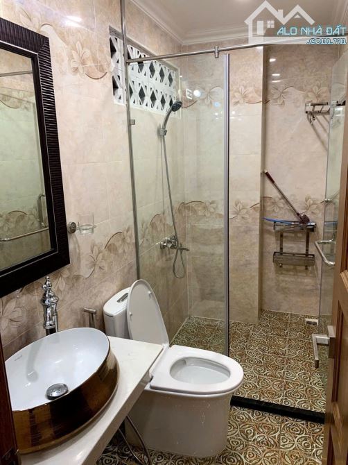 Căn hộ dịch vụ Phú Nhuận, hầm 5 tầng thang máy, giá bán 14.8 tỷ! - 9