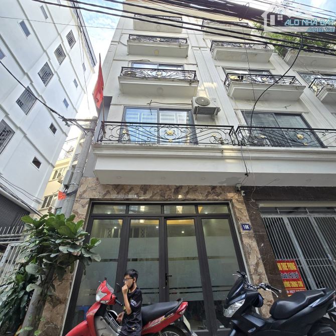 Bán nhà đệp ở ngay Ô tô tránh Phạm Văn Đồng Bắc Từ Liêm. DT31m 5 tầng 4 ngủ MT5m Giá 9 tỷ