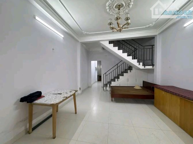Kẹt tiền bán gấp đường số 8 phường 11 Gò Vấp 64m2 2 tầng 3PN 5TỶ2