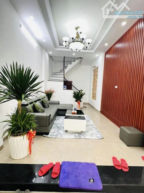Bán nhà đệp ở ngay Bùi Xương Trạch Thanh Xuân. Sổ A4 31m, 4 tầng 3 ngủ MT3m4 Giá 5.7 tỷ