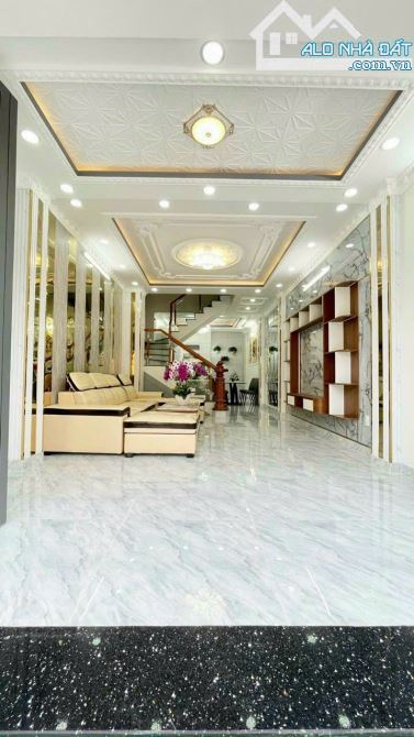 Nhà HXH Gia Phú,Quận5. DT: 64,2m2, gần trường Tiểu học Nguyễn Huệ