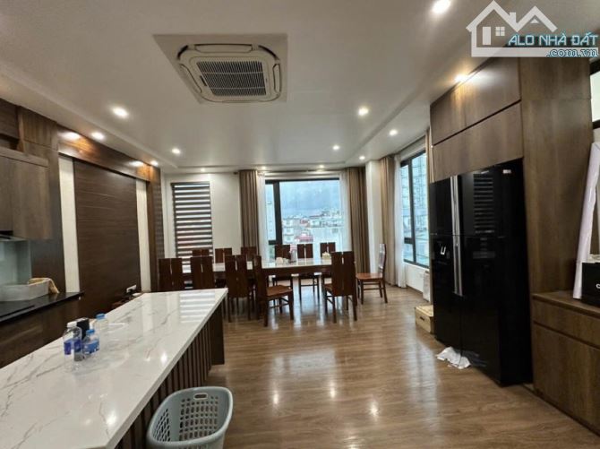 Nhà đẹp phân lô - ô tô- kinh doanh - 15m ra mặt phố Huỳnh Thúc Kháng 84m2 4T MT5m 23 tỷ
