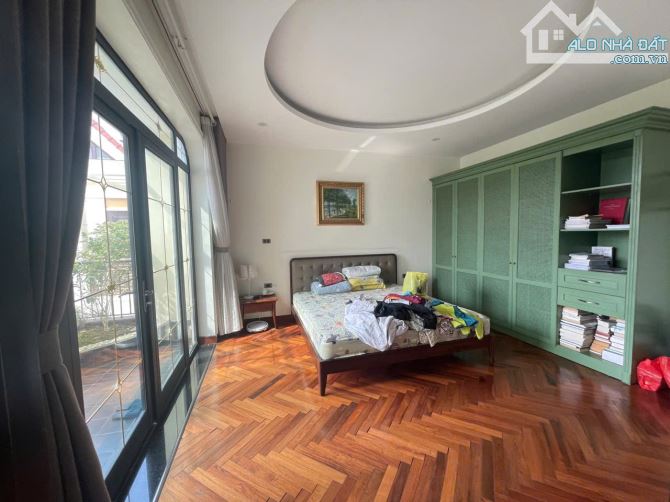 Cho thuê LK KĐT Thành Phố Giao Lưu - Phạm Văn Đồng 120m2 5 tầng 1 tum 1 hầm. Thông sàn.