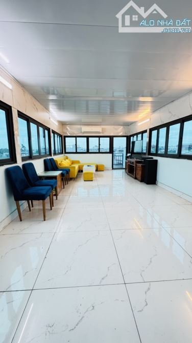 Mặt phố Đông Ngạc 50m2 5 Tầng 10.5 Tỷ