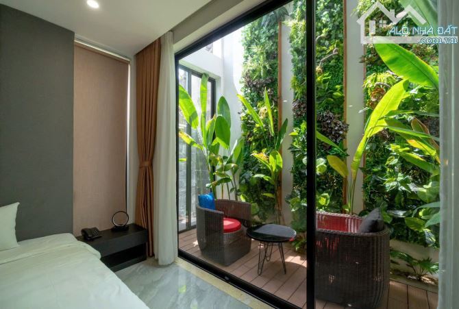 NHỈNH 30 TỶ BÁN KHÁCH SẠN TT HỘI AN NGAY LÒNG PHỐ CỔ DÒNG TIỀN 600 TRIỆU/THÁNG.