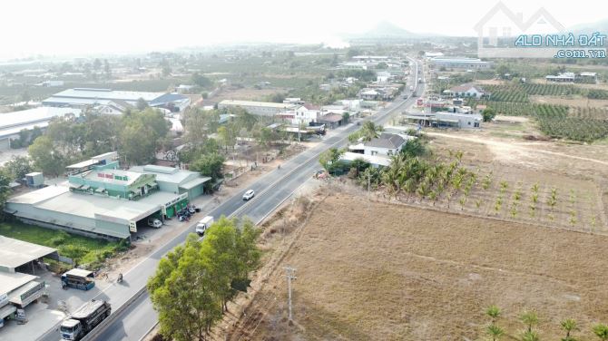 Bán đất Mặt Tiền đường dẫn Hàm Kiệm - Tiến Thành, xã Tiến Thành 2 triệu/m2