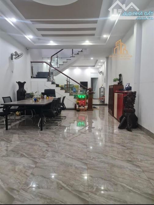 NHÀ 2 LẦU ĐƯỜNG HÙNG VƯƠNG - ĐOẠN GẦN KHU TĐC.DT 5x20m.TC 50m2.BẮC.