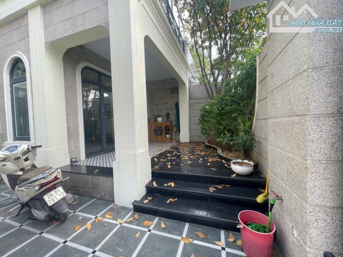 Cho thuê LK KĐT Thành Phố Giao Lưu - Phạm Văn Đồng 120m2 5 tầng 1 tum 1 hầm. Thông sàn. - 10
