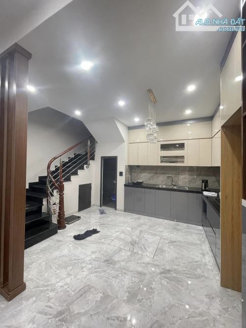Bán nhà đẹp ở ngay Văn Cao Ba Đình. DT41m 3 tầng, MT5m3 Giá 6.7 tỷ - 1
