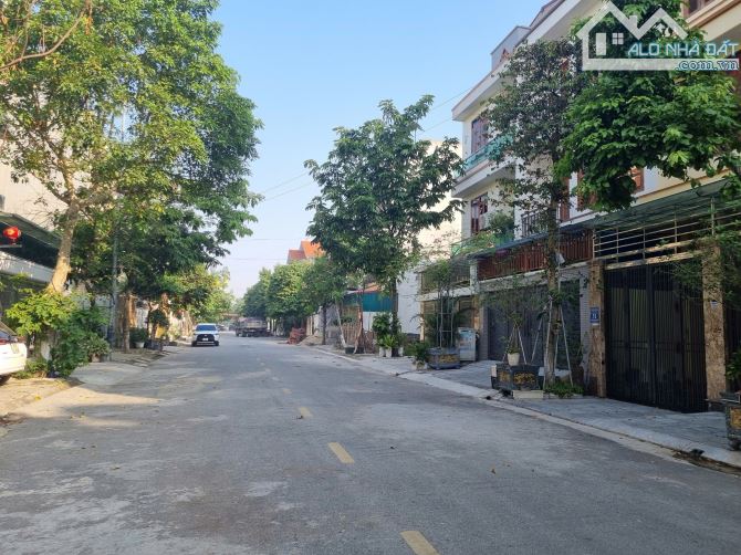 Bán lô đất đường Thanh Niên, dt 116m2, mt 6m Tây Nam giá 14.8 tỷ - 1