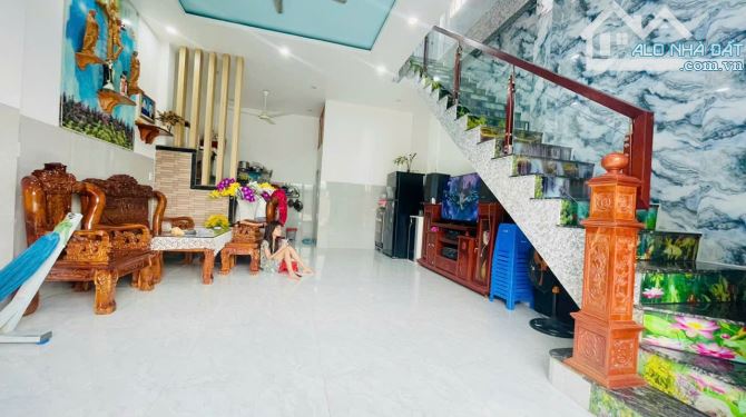 Bán Nhà 1 trệt 1 lầu, Sô Hồng Giá 2,9 tỷ Hẻm Lớn Nguyễn Ái Quốc, Tân Phong, Biên Hòa - 1